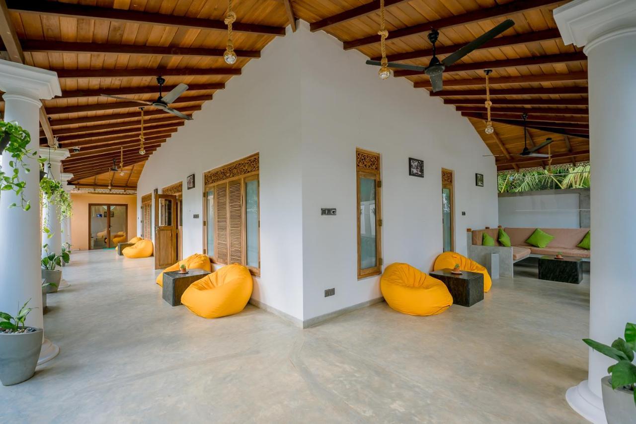Sixth Sense Hostel Unawatuna Exterior photo