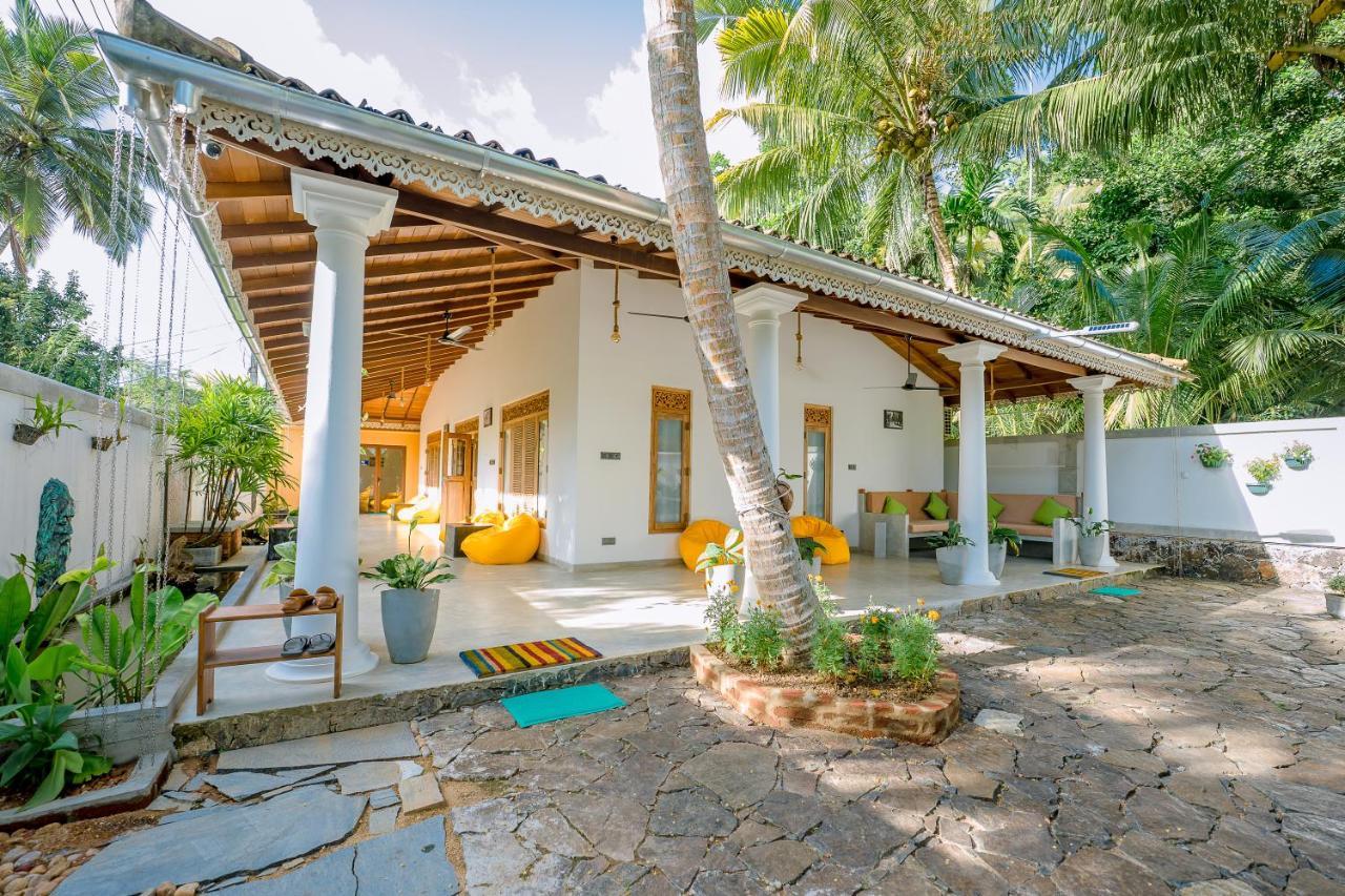 Sixth Sense Hostel Unawatuna Exterior photo