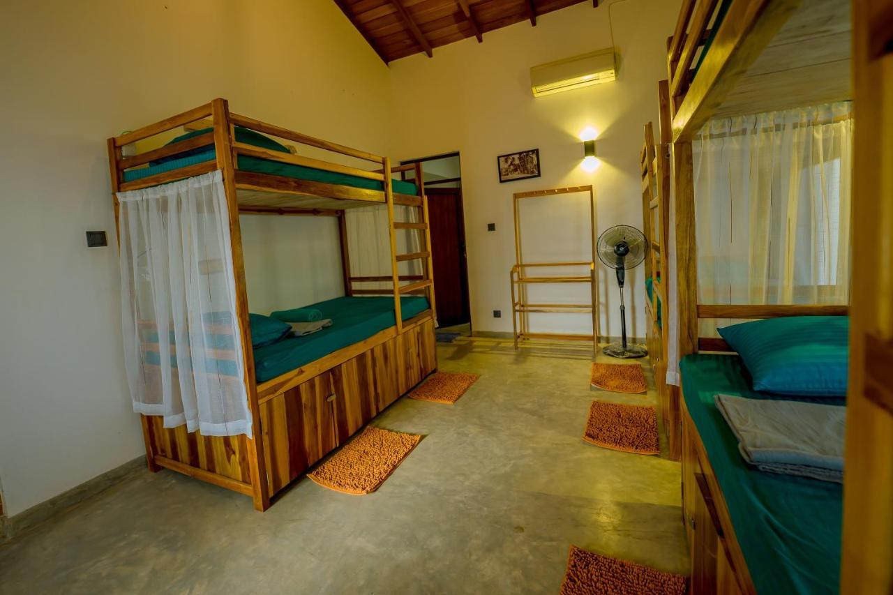 Sixth Sense Hostel Unawatuna Exterior photo